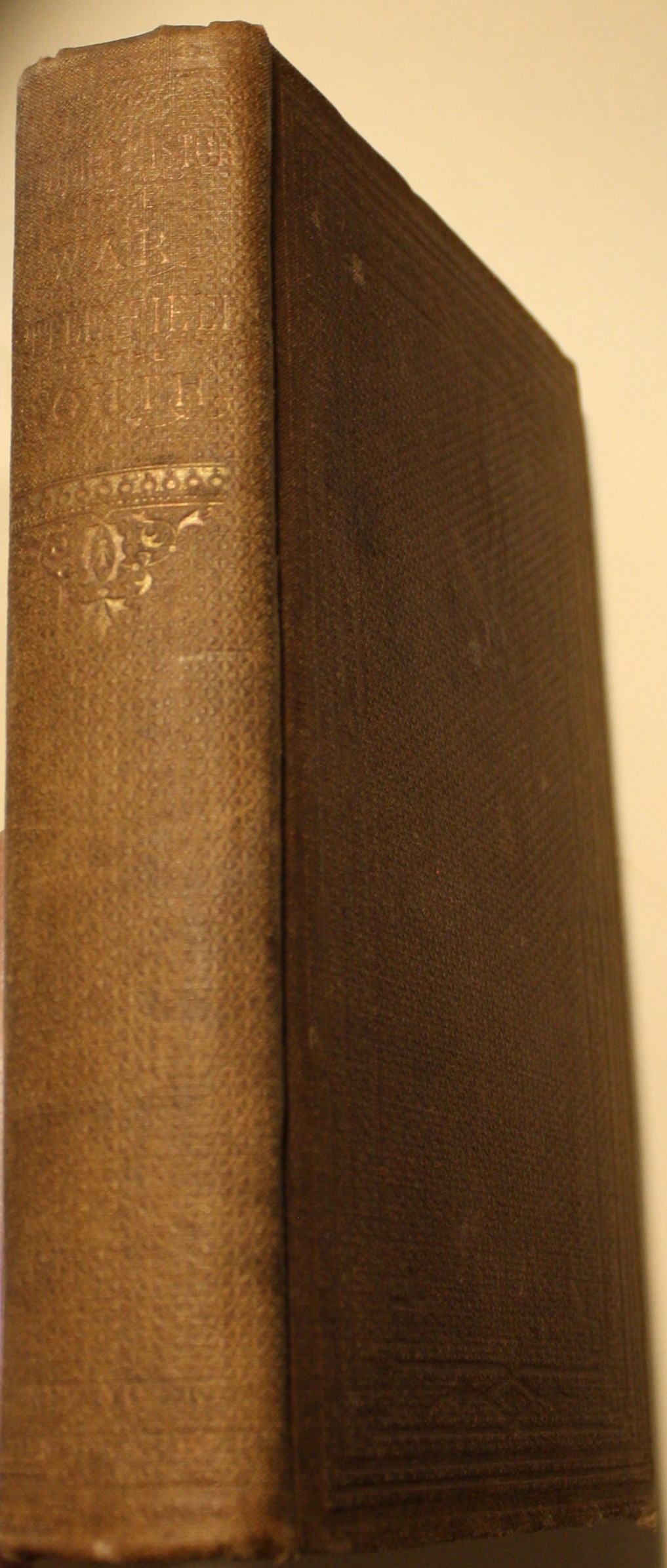 Battle-Fields Of The South, From Bull Run To Fredericksburgh With Sketches Of Confederate Commanders, And Gossip Of The Camps By An English Combatant Lieutenant Of Artillery On The Field Staff With Two Maps